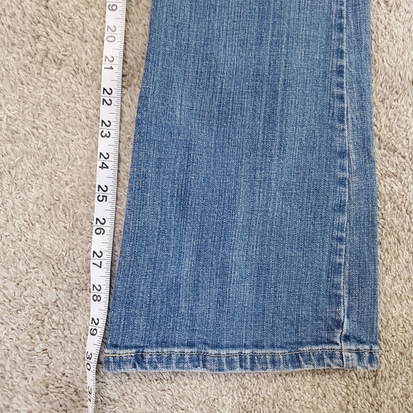 Levi's 526 Women's Size 8 Slender Boot Cut Jeans Blue Denim EUC - Picture 8 of 10